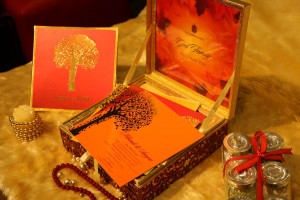 maehroon golden tree unique wedding card